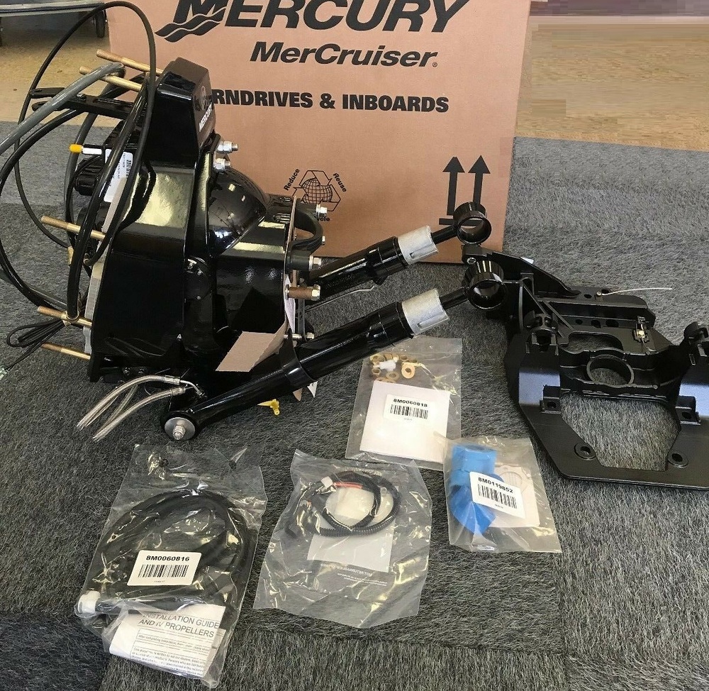 Transom Completo Bravo Magnum Transom Completo CON Kit de montaje Transom Completo CON Kit de montaje (Mercruiser) 